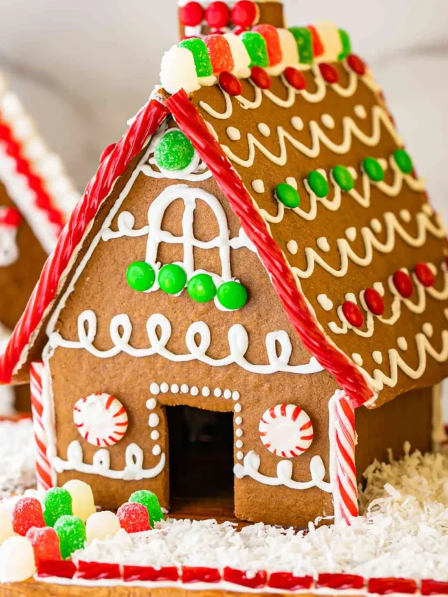 Gingerbread House (Recipe And Pattern)